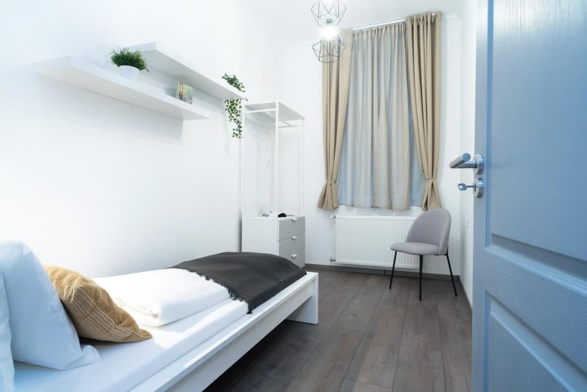 Ideal New Apartment In The Center Budapest Luaran gambar