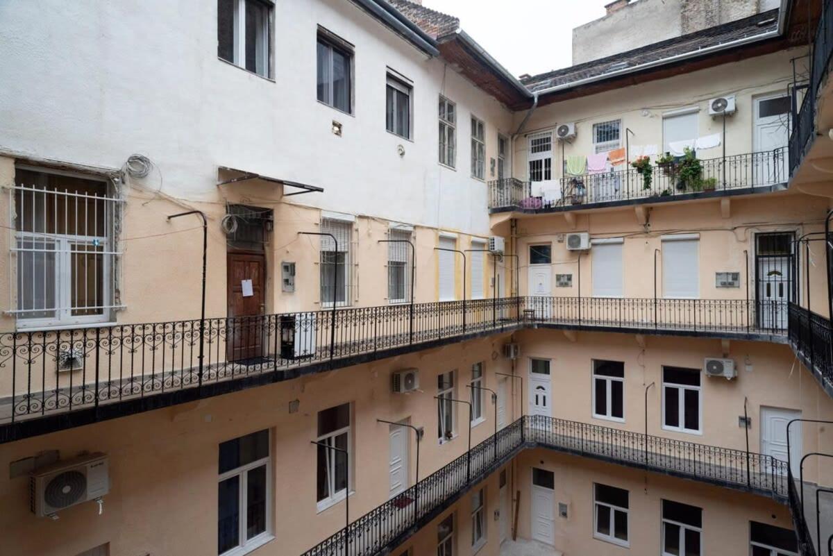 Ideal New Apartment In The Center Budapest Luaran gambar