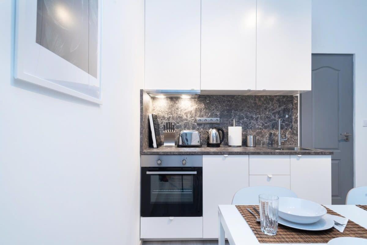 Ideal New Apartment In The Center Budapest Luaran gambar